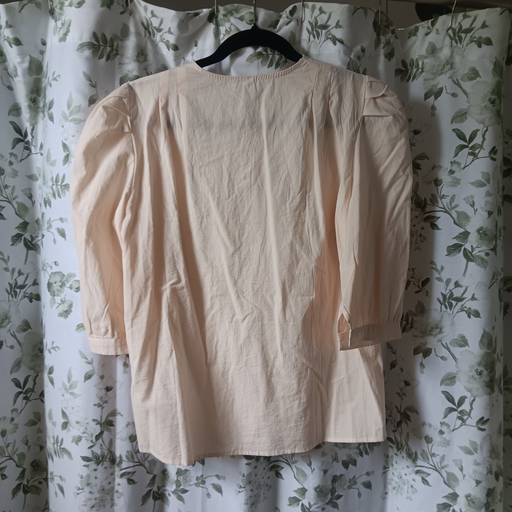 Elegant Cream Embroidered Women's Top - Picture 7 of 7